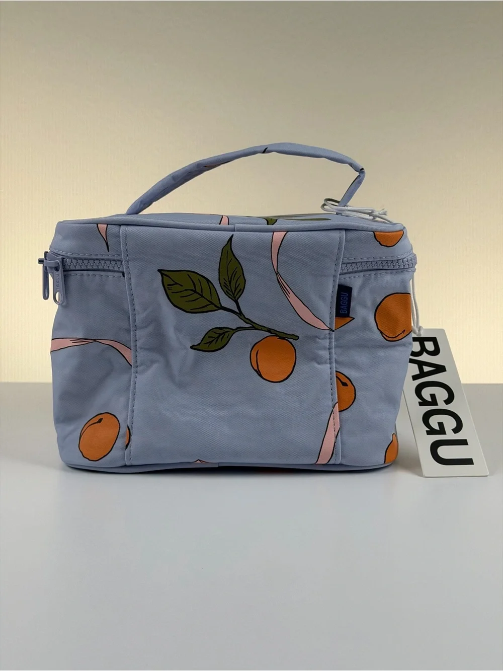 NWT Baggu Large Cosmetic Case in Apricots and Ribbons
